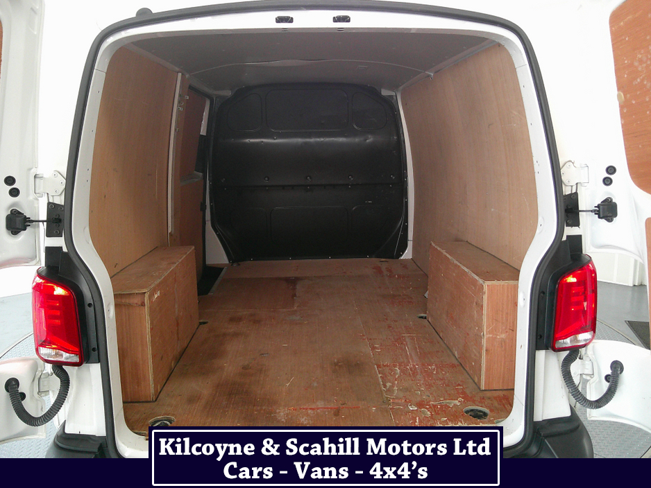 2022 Volkswagen Transporter - image 18