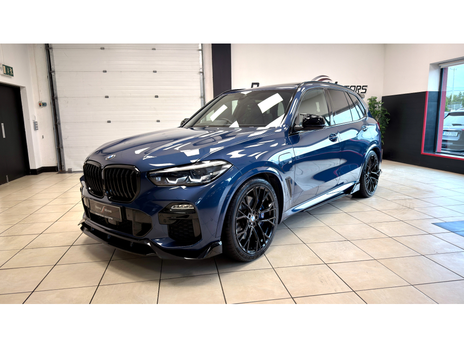 2020 BMW X5 - image 27