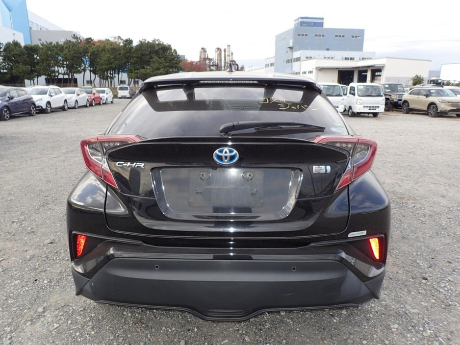 2018 Toyota C-HR - image 7