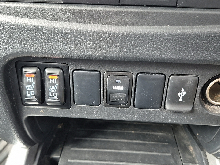 2017 Mitsubishi L200 - image 31