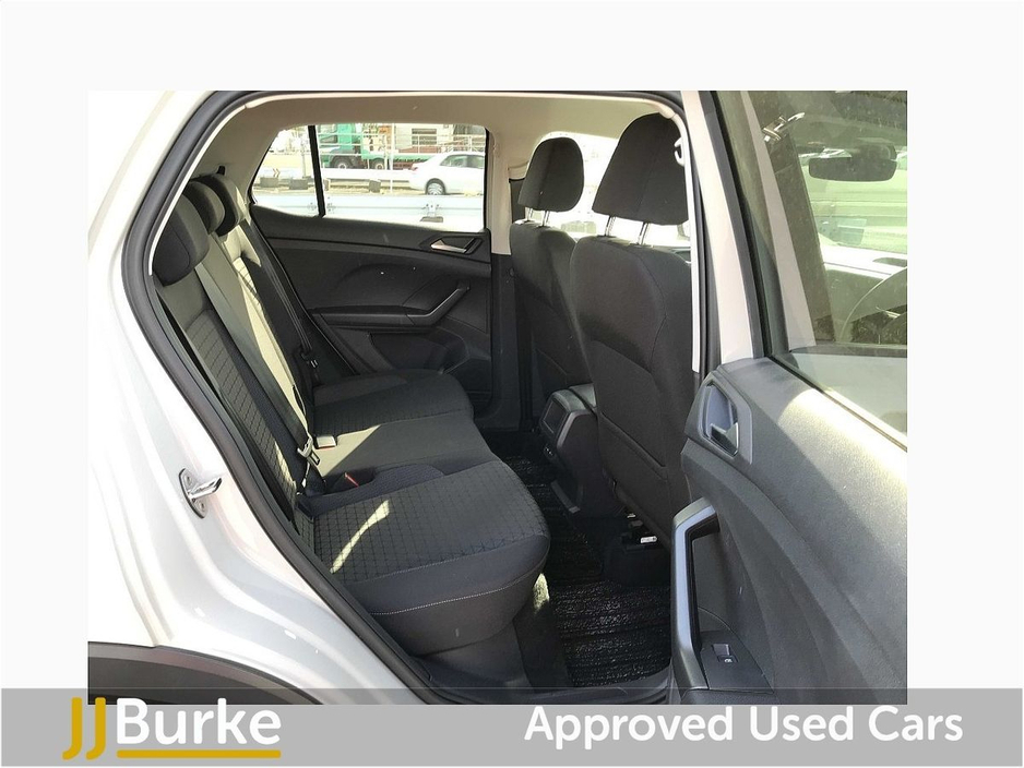 2023 Volkswagen T-Cross - image 10