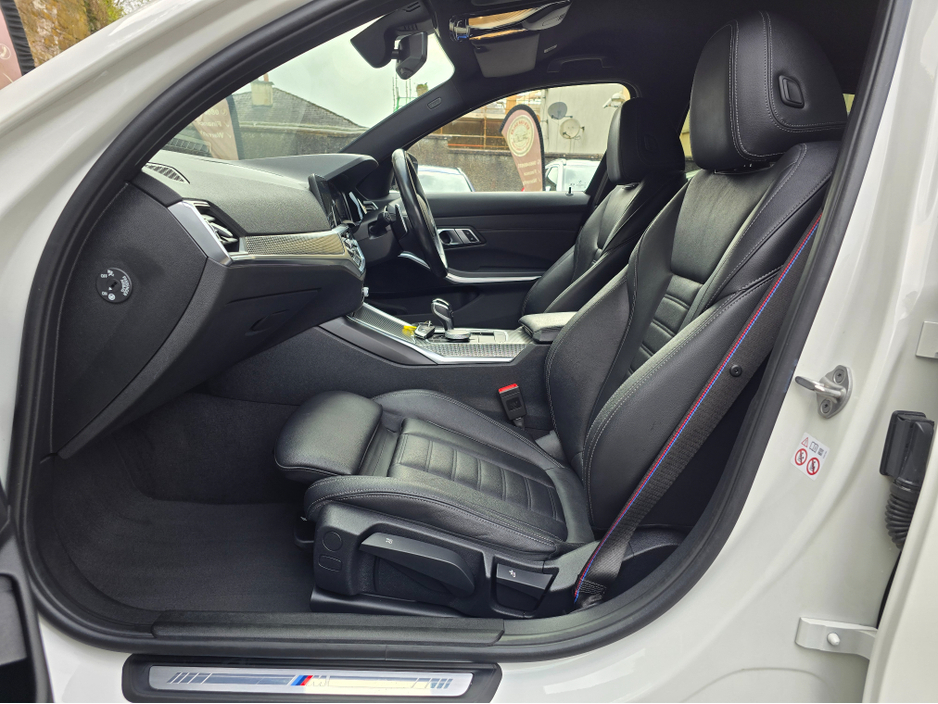 2021 BMW 3 Series - image 11