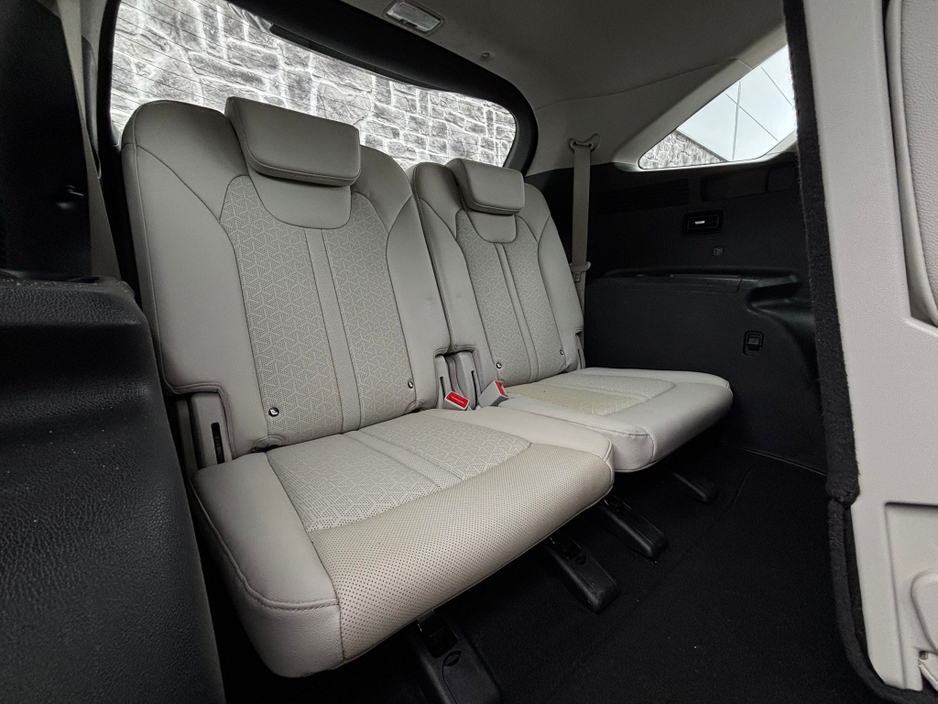 2022 Kia Sorento - image 15