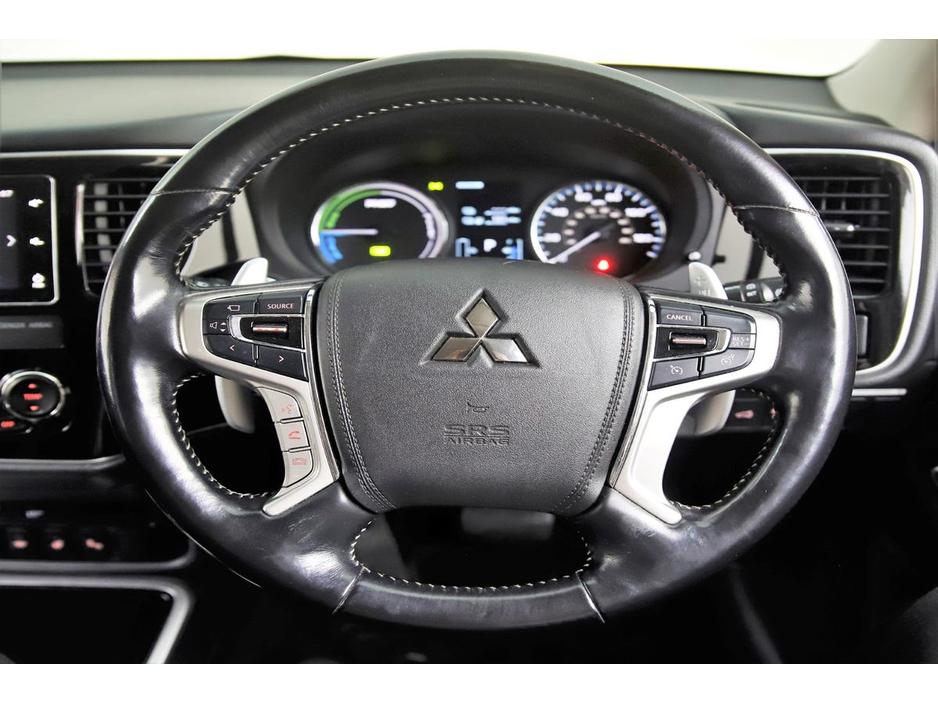 2018 Mitsubishi Outlander - image 17