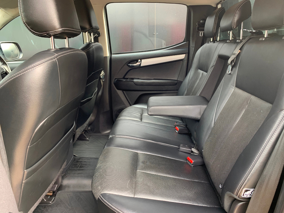 2019 Isuzu D-MAX - image 13