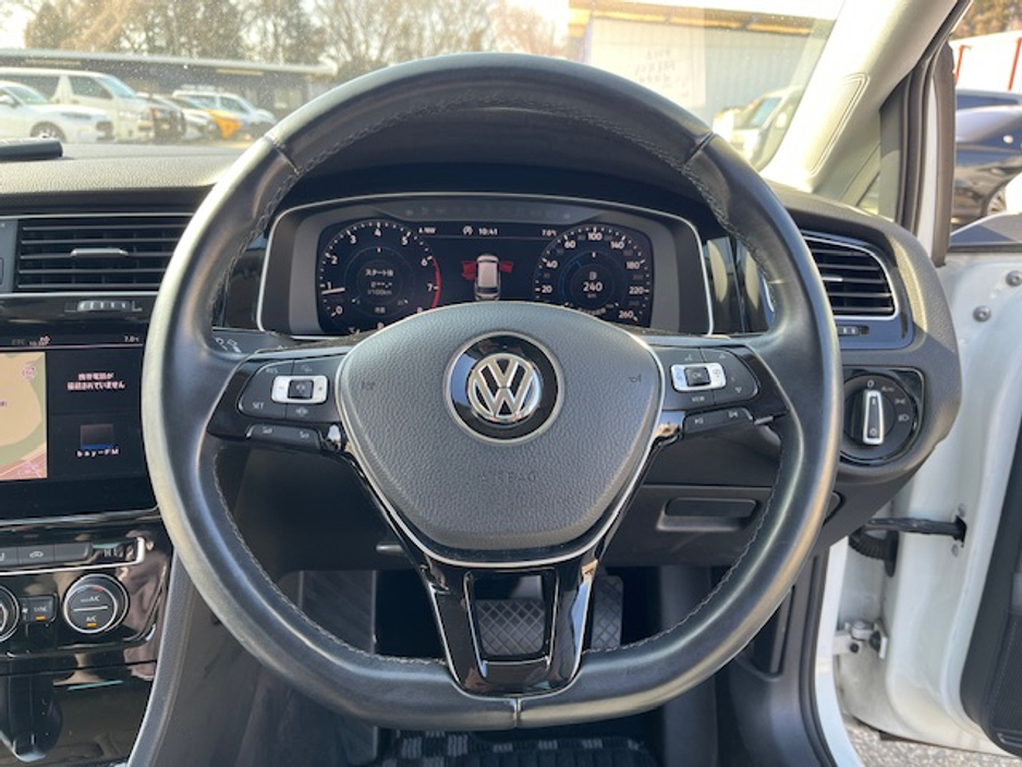 2019 Volkswagen Golf - image 13