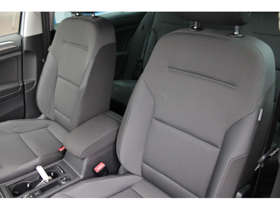 2019 Volkswagen Golf - image 24