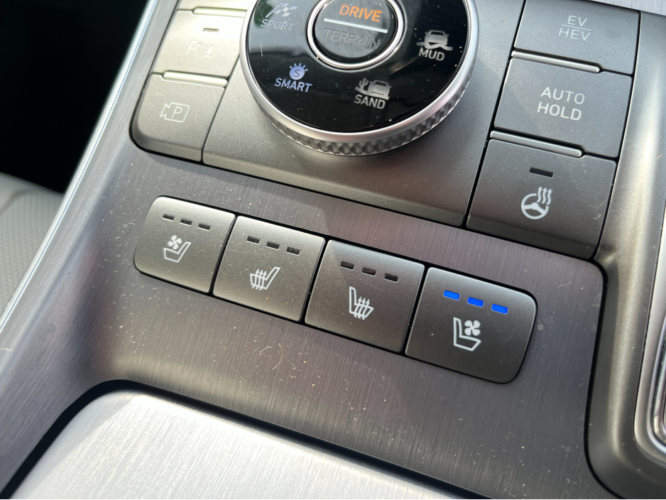 2021 Hyundai Santa Fe - image 22