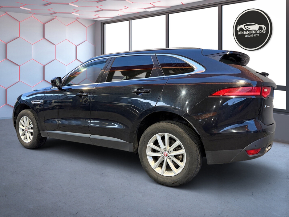 2016 Jaguar F-Pace - image 8