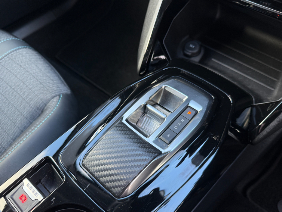 2023 Peugeot 2008 - image 18