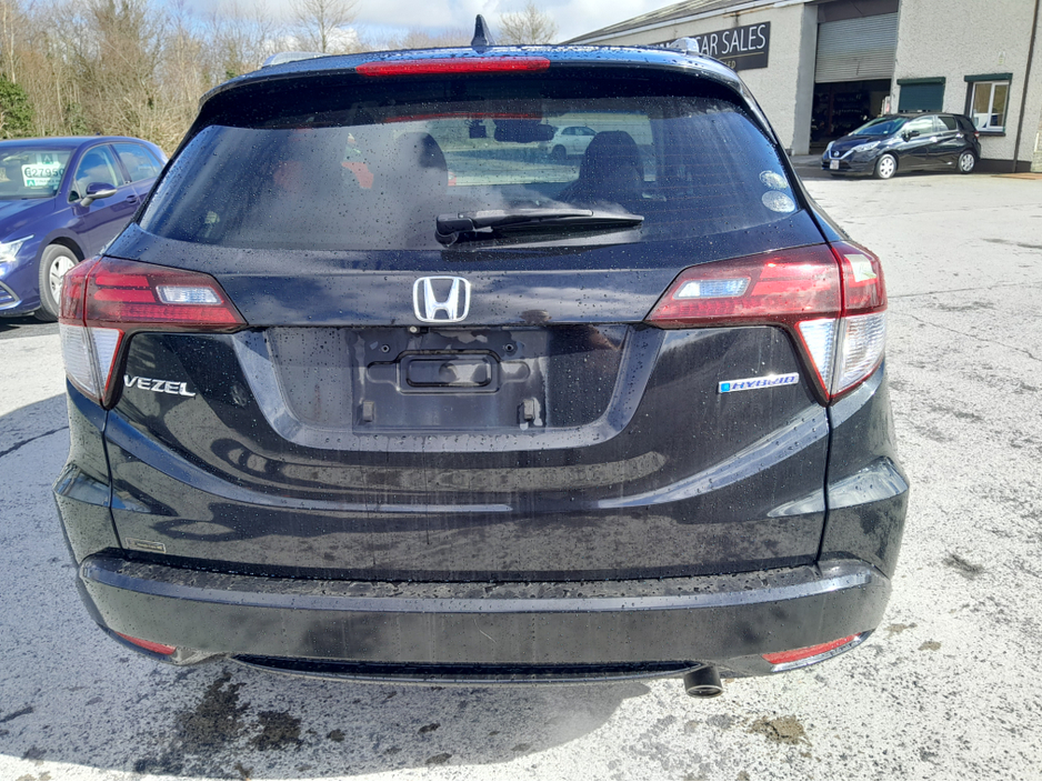 2015 Honda Vezel - image 4