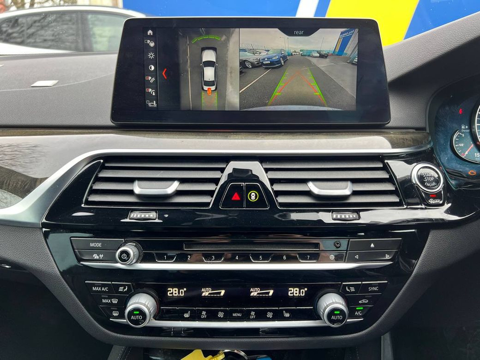 2018 BMW 5 Series - image 7