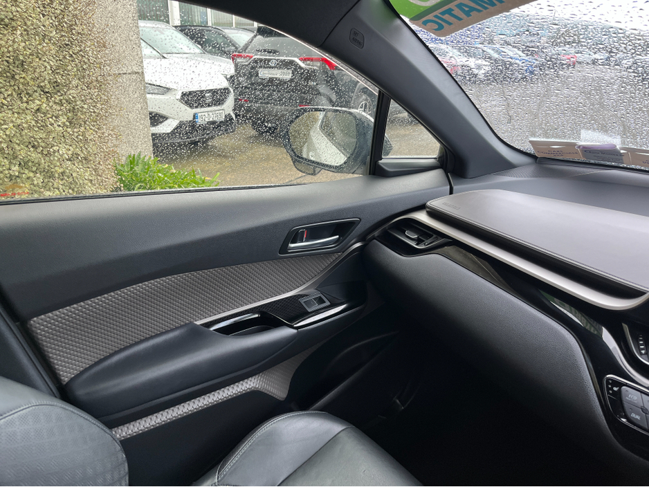 2020 Toyota C-HR - image 15