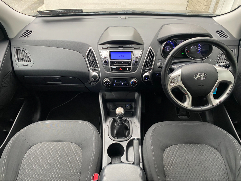 2012 Hyundai ix35 - image 7