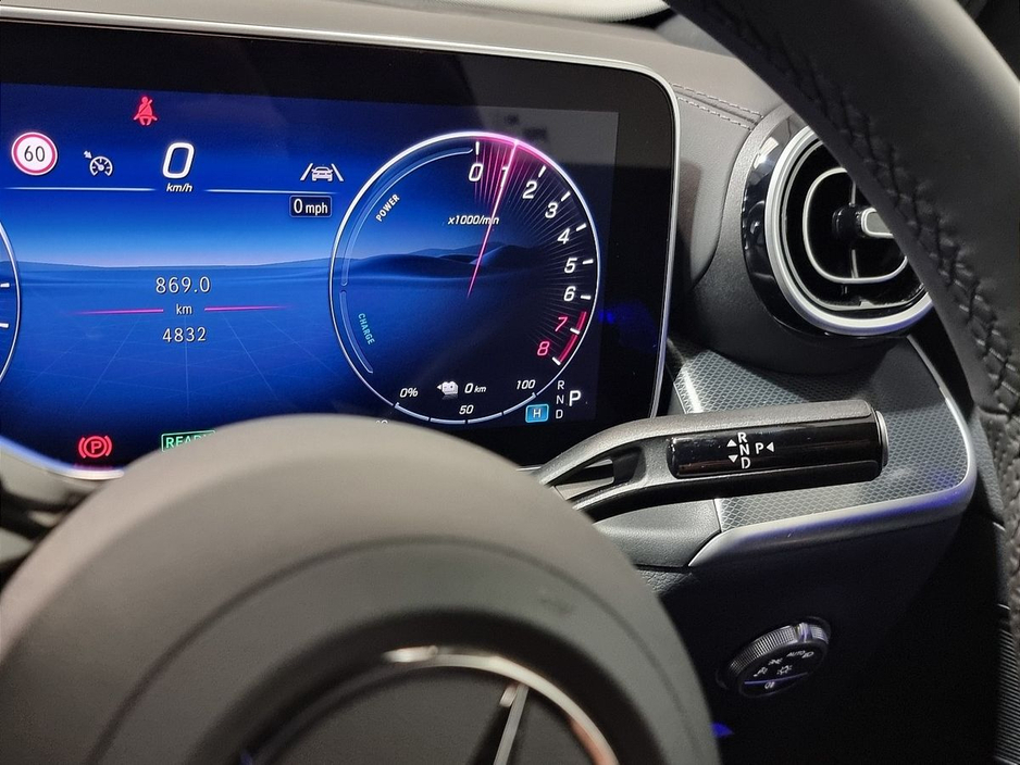 2025 Mercedes-Benz GLC Class - image 15