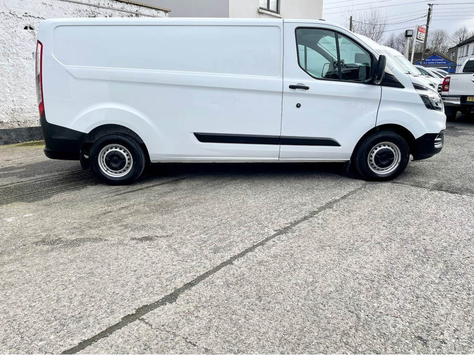 2023 Ford Transit Custom - image 16