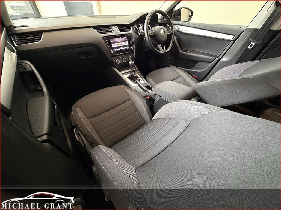 2018 Skoda Octavia - image 22