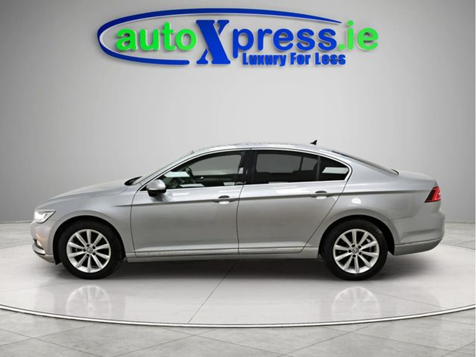 2018 Volkswagen Passat - image 13