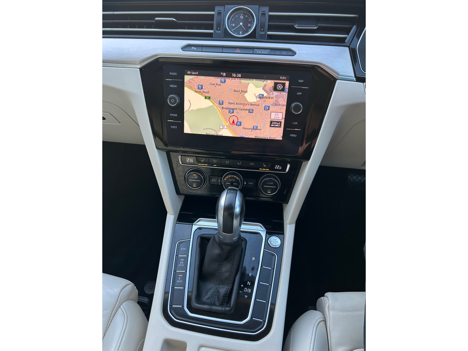 2018 Volkswagen Passat - image 22