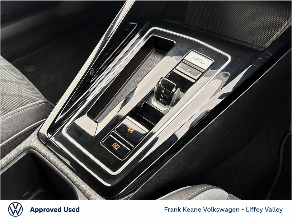 2023 Volkswagen Golf - image 21