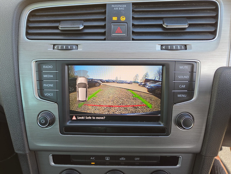 2017 Volkswagen Golf - image 32