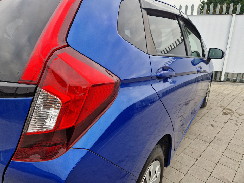 2014 Honda Fit - image 12