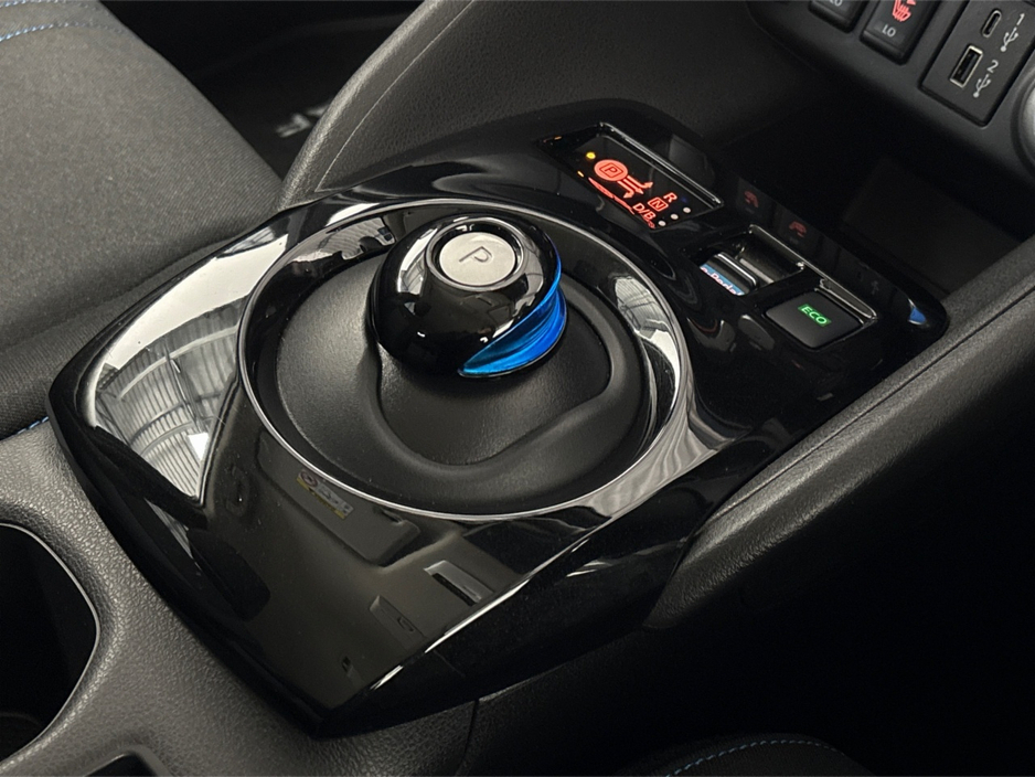 2023 Nissan Leaf PREMIUM 40KW**HEATED FRONT SEATS**HEATED MULTIFUNCTIONAL STEERING WHEEL**SEMI DIGITAL DASH**TOUCHSCREEN BLUETOOTH MEDIA**NAVIGATION**REVERSE CAMERA**PARKING SENSORS**ECO MODE**CRUISE CONTROL €17,995