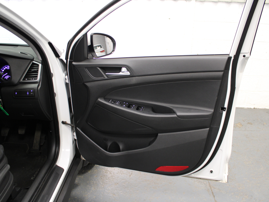 2017 Hyundai Tucson - image 22