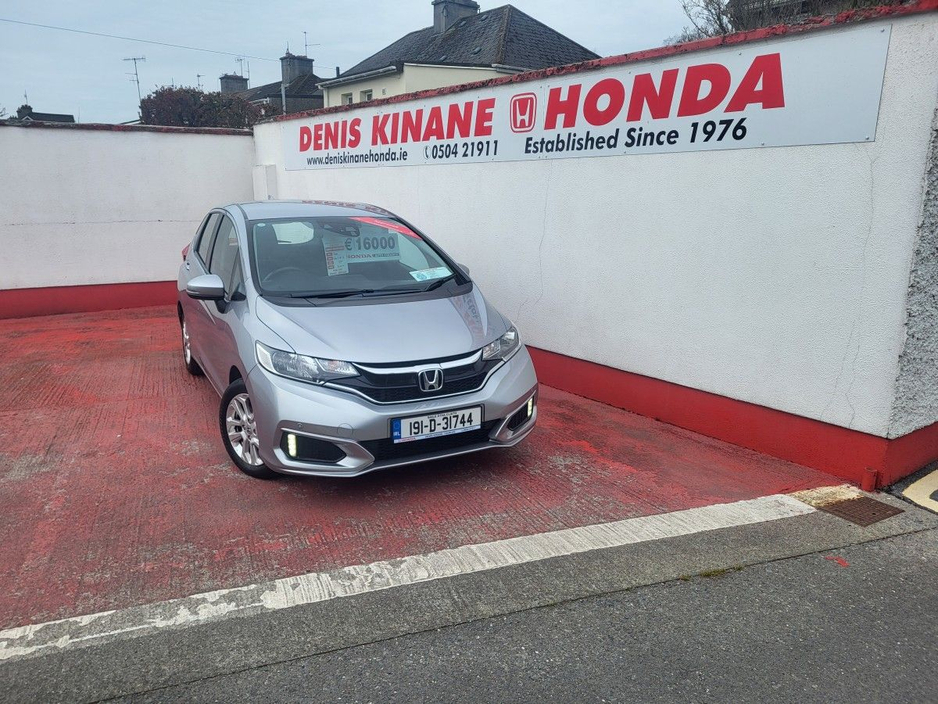 2019 Honda Jazz - image 2