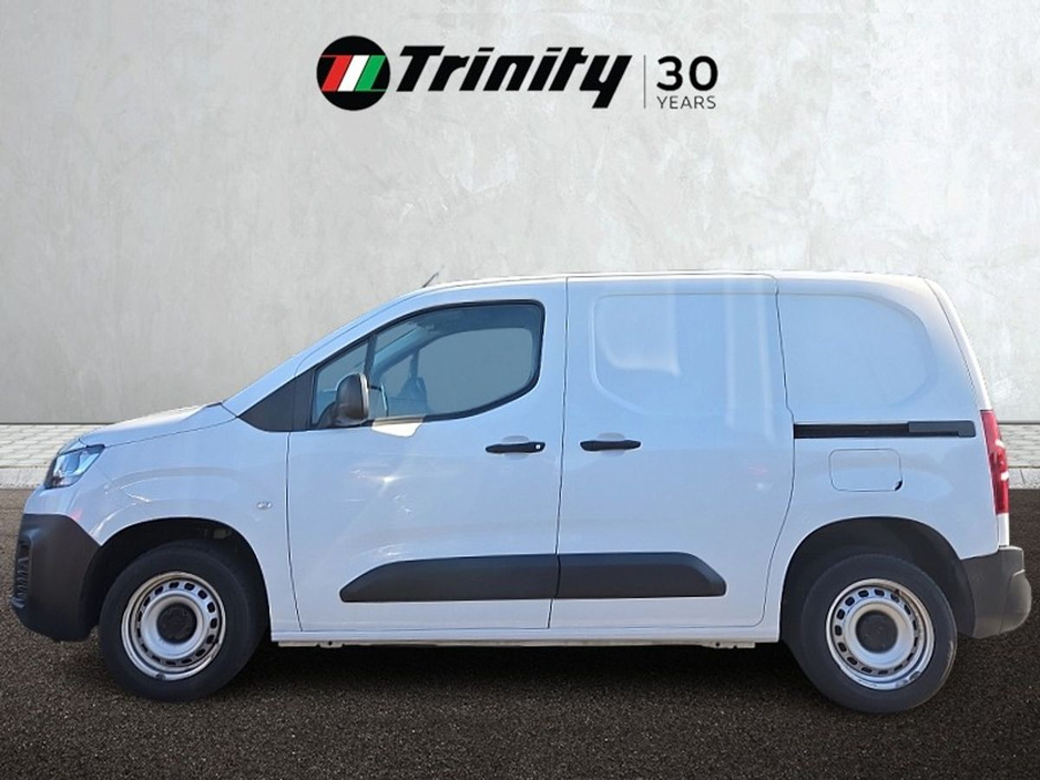 2023 Citroen Berlingo - image 5