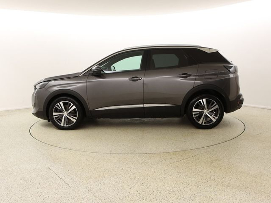 2023 Peugeot 3008 - image 4