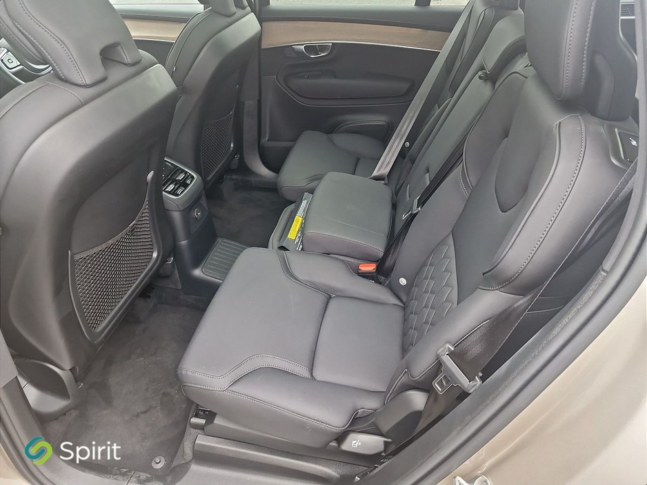 2025 Volvo XC90 - image 5