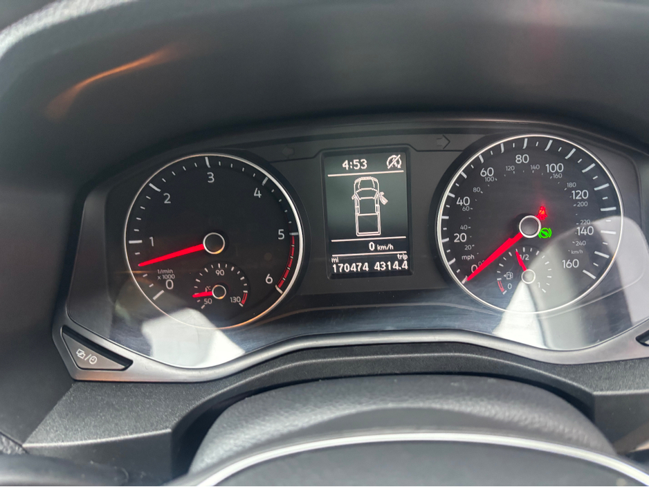 2017 Volkswagen Amarok - image 15