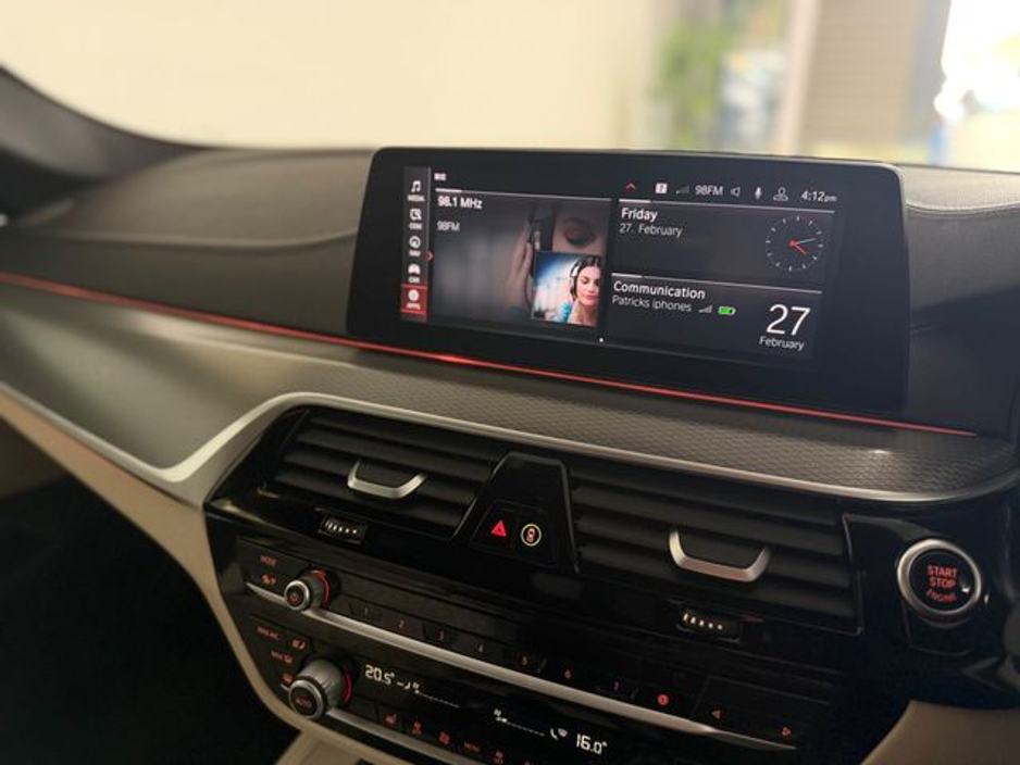 2020 BMW 5 Series - image 13