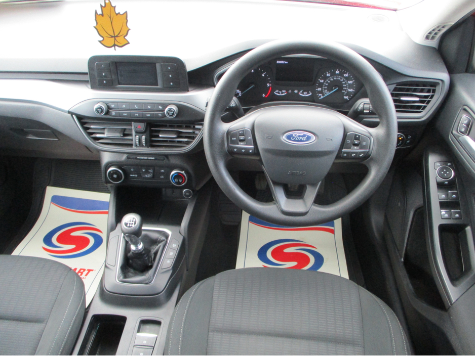 2019 Ford Focus - image 12