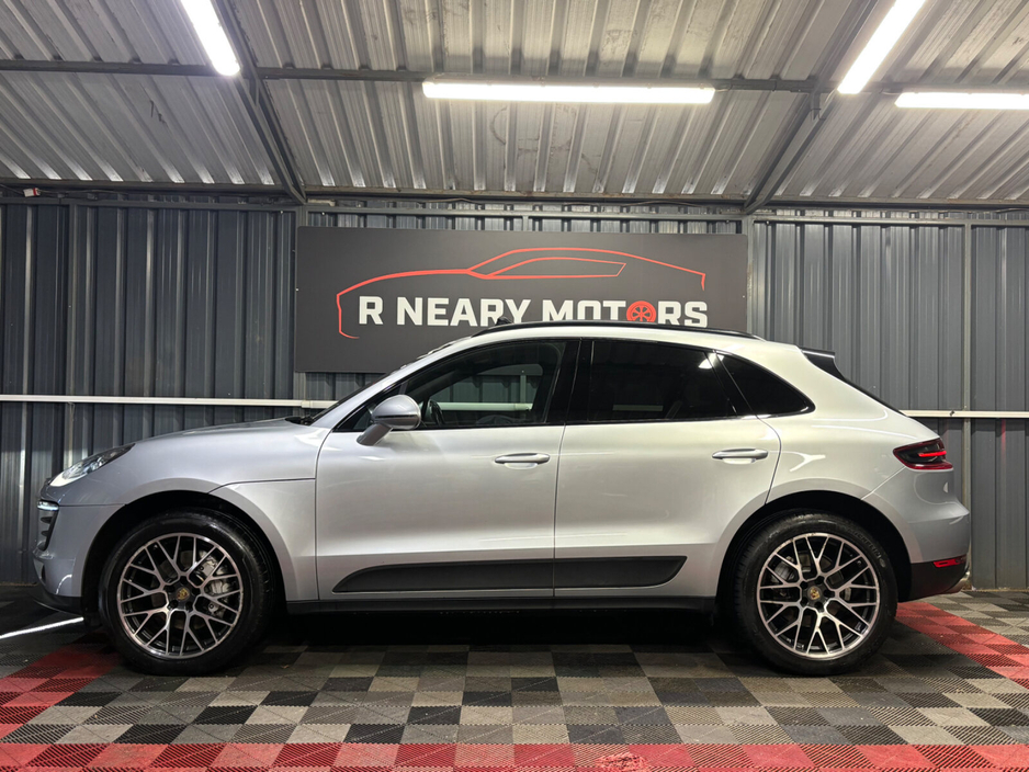 2017 Porsche Macan Macan S Diesel PDK €33,950