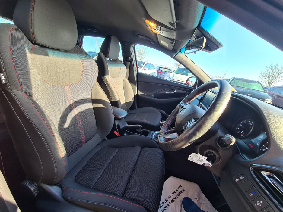 2023 Hyundai i30 - image 12