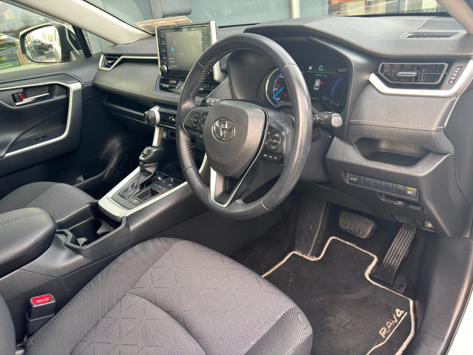 2020 Toyota Rav4 - image 14