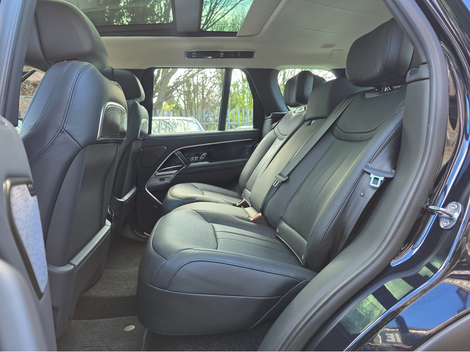 2025 Land Rover Range Rover - image 28