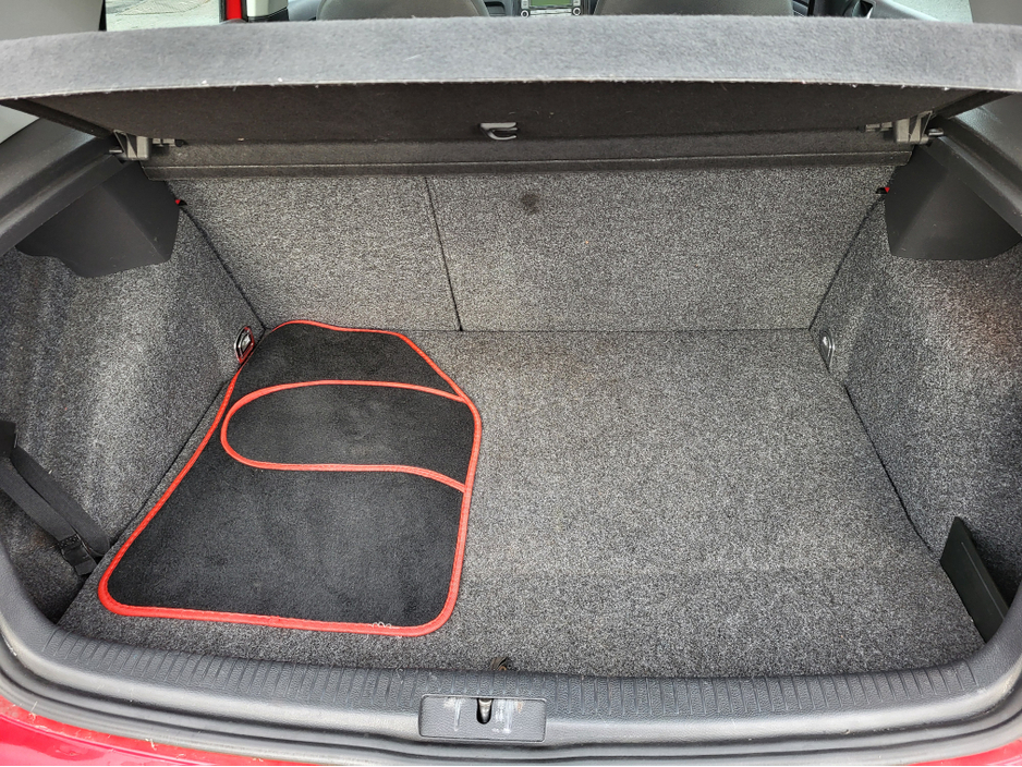 2007 Volkswagen Golf - image 14