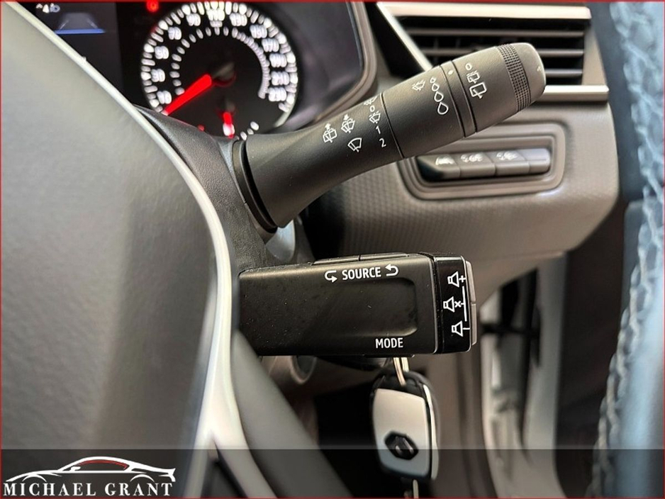 2023 Renault Clio AUTOMATIC 1.0 PETROL TCe90 CVT D Full Equilibre / 1 OWNER / IRISH CAR €19,950