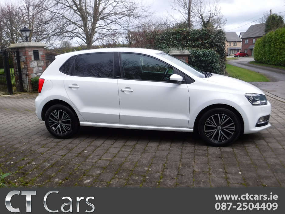 2016 Volkswagen Polo - image 2