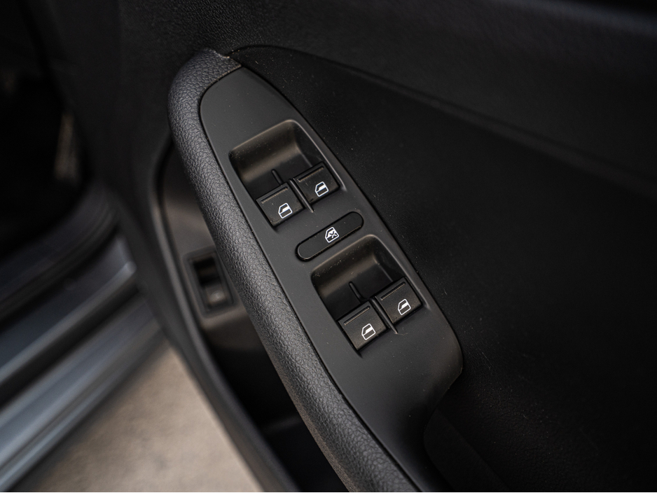 2017 Volkswagen Jetta - image 27