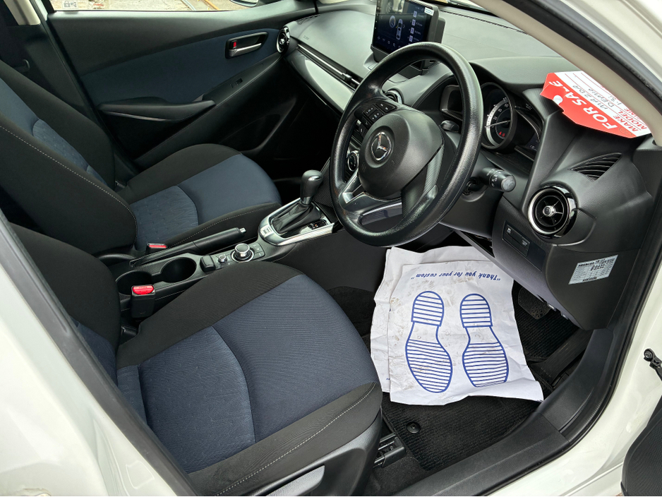 2016 Mazda Demio - image 6