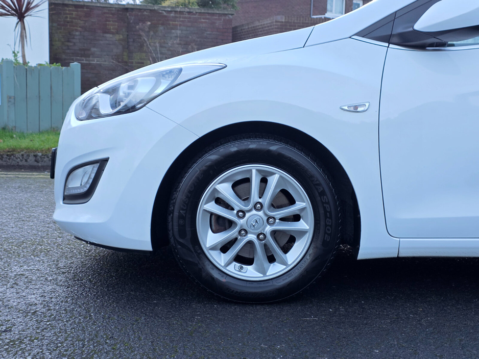 2016 Hyundai i30 1.6 Diesel Deluxe €6,999