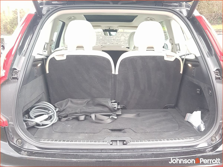2021 Volvo XC90 - image 14