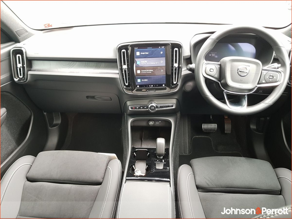 2025 Volvo EC40 82 kwh 252bhp Extended Range Plus (Adaptive Cruise / Glass Roof / BLIS) €46,900