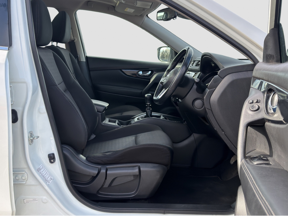 2019 Nissan X-Trail - image 9