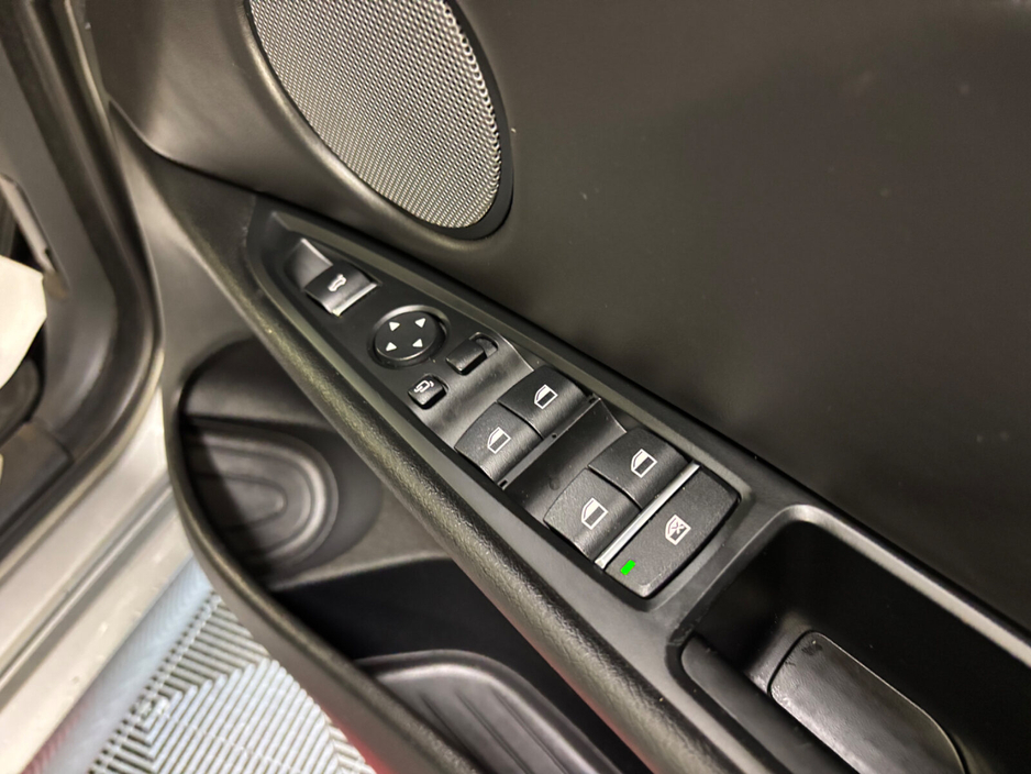 2017 BMW X5 - image 10