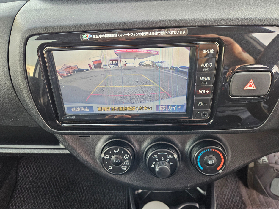 2019 Toyota Yaris - image 11